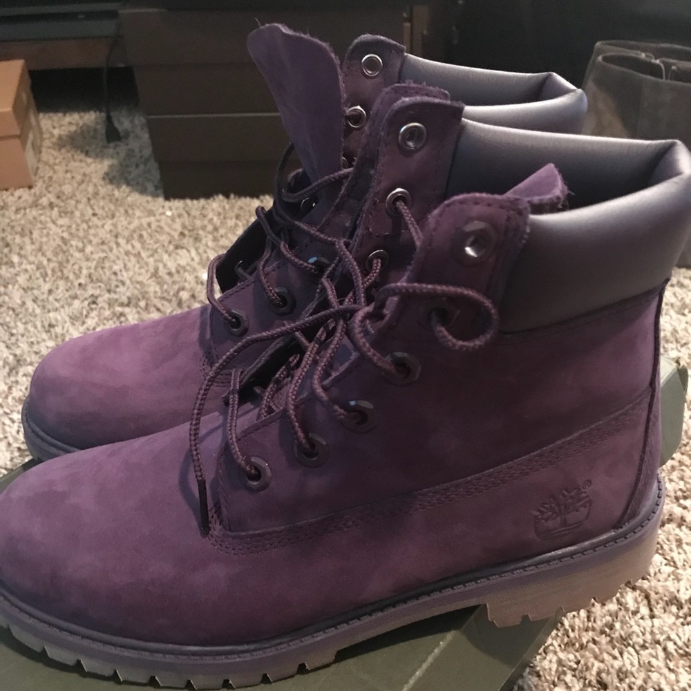 Never worn! Purple Timberland 6inch